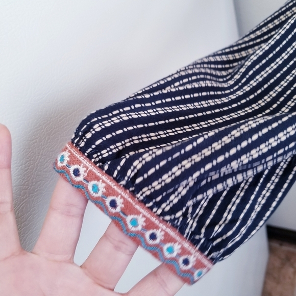 Contemporary‎ Stripe print Embroidery top S - Picture 8 of 10